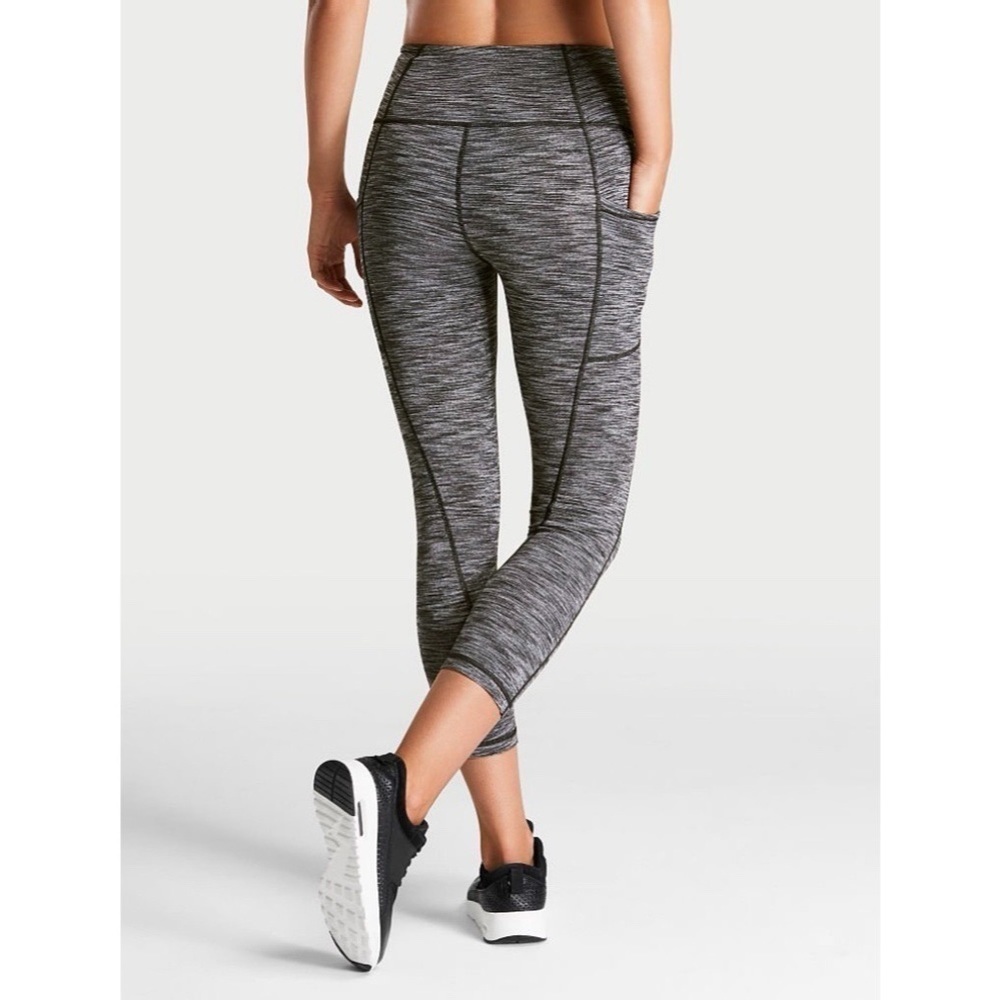[VS] Knockout High Rise Gray Capri Leggings